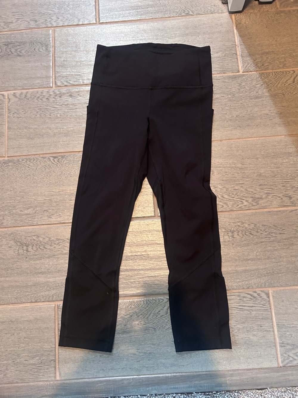 Lululemon Black crop leggings - Picture 3 of 3